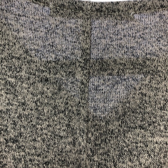 3/$25 Active USA long sleeve size large v neck - Picture 6 of 6